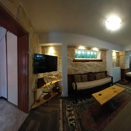 Meandros27 Cosy Countryside Rustic Semi Basement