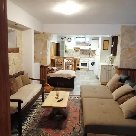 Apartment Meandros27 Cosy Countryside Rustic Semi Basement *